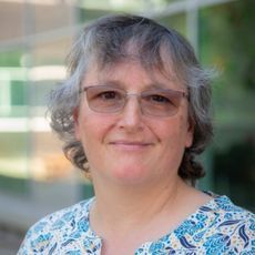 A profile photo of Dr Julia Lodge